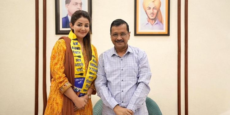 Big Boost for Aam Aadmi Party! Renowned Punjabi Artist Sonia Mann Joins ‘AAP’