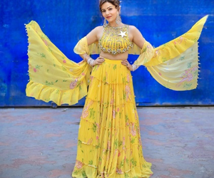 Rubina Dilaik beats ‘Monday blues’ with a dollop of yellow