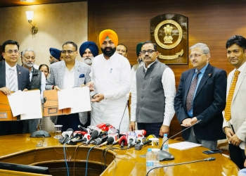 PUNJAB INKS MOU WITH IOC FOR SUPPLYING DIESEL TO GOVERNMENT BUSES IN PRESENCE OF TRANSPORT MINISTER LALJIT SINGH BHULLAR