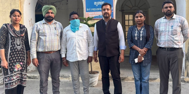 Vigilance Bureau arrests Panchayat Secretary for accepting Rs 15,000 bribe; BDPO evades arrest