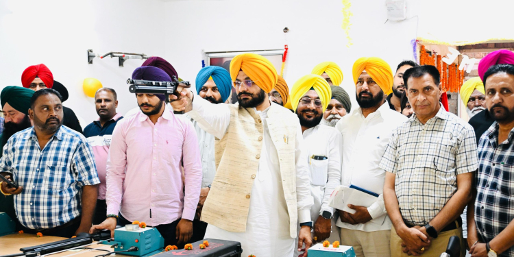 Punjab Sikhya Kranti- Cabinet Minister Tarunpreet Singh Sond inaugurates shooting range in government school