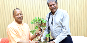 1983 WC winner, PGTI chief Kapil Dev meets UP CM Yogi Adityanath in Lucknow