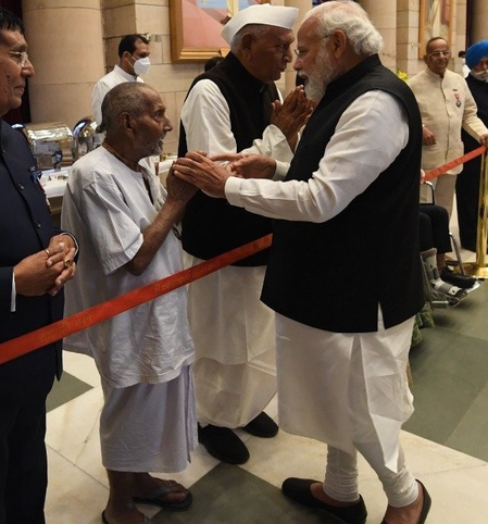 Padma Shri awardee Baba Shivanand passes away at 128, PM Modi pays tribute
