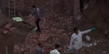 3 dead after building collapses in Delhi’s Paharganj, rescue ops underway