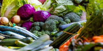 Eating a healthy diet in childhood can delay menstrual onset in girls: Study