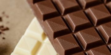 High blood pressure? Dark chocolate, tea may help, says study