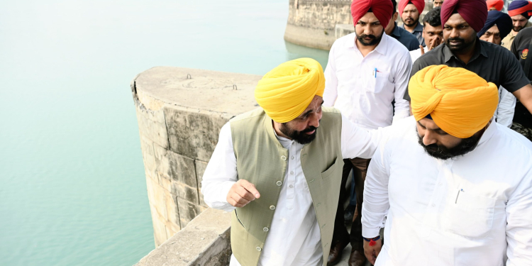 TRAIL OF ACCUSED ABSCONDING IN WEAPON SMUGGLING CASE LEADS TO RECOVERY OF 5KG HEROIN IN AMRITSAR