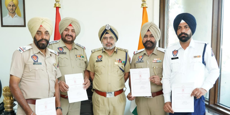 PUNJAB POLICE’S TRAFFIC COPS HONOURED FOR POLITE APPROACH TOWARDS VIOLATORS