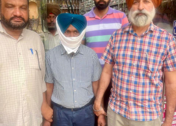Drive against corruption : VB flying squad nabs PUNBUS Superintendent accepting Rs 20,000 bribe