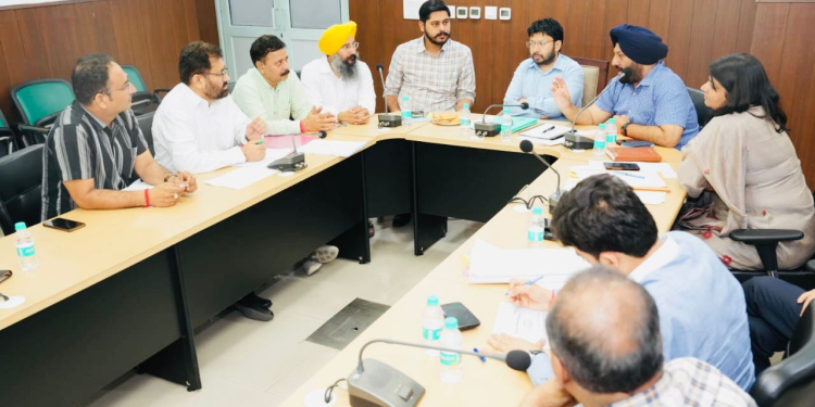 DR. RAVJOT SINGH REVIEWS ARRANGEMENTS OF MUNICIPAL CORPORATIONS; ISSUES DIRECTIVES TO ENSURE THOROUGH SEWERAGE CLEANING BEFORE MONSOON SEASON