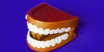 Study links bacterium lurking in gums with heart rhythm disorder