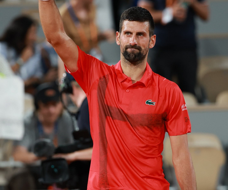 Djokovic enters fourth round with 99th match-win at Roland Garros