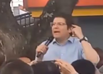 Colombian presidential candidate shot in head at rally, teenager arrested