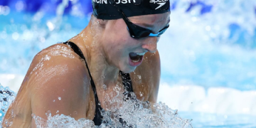Canadian teen Summer McIntosh breaks decade old 200m individual medley world record