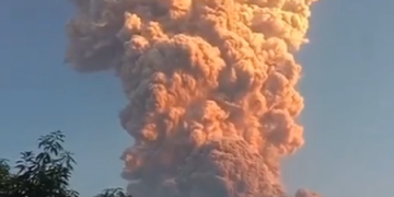 Air India flight from Delhi to Bali returns safely amid massive volcano eruption