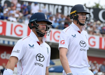 1st Test: Duckett, Crawley frustrate India as England keep chase alive