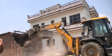 ‘Yudh Nasheya Virudh’: Illegal Construction of Drug Smuggler on Panchayat Land Demolished in Village Chatauli Kalan, SAS Nagar