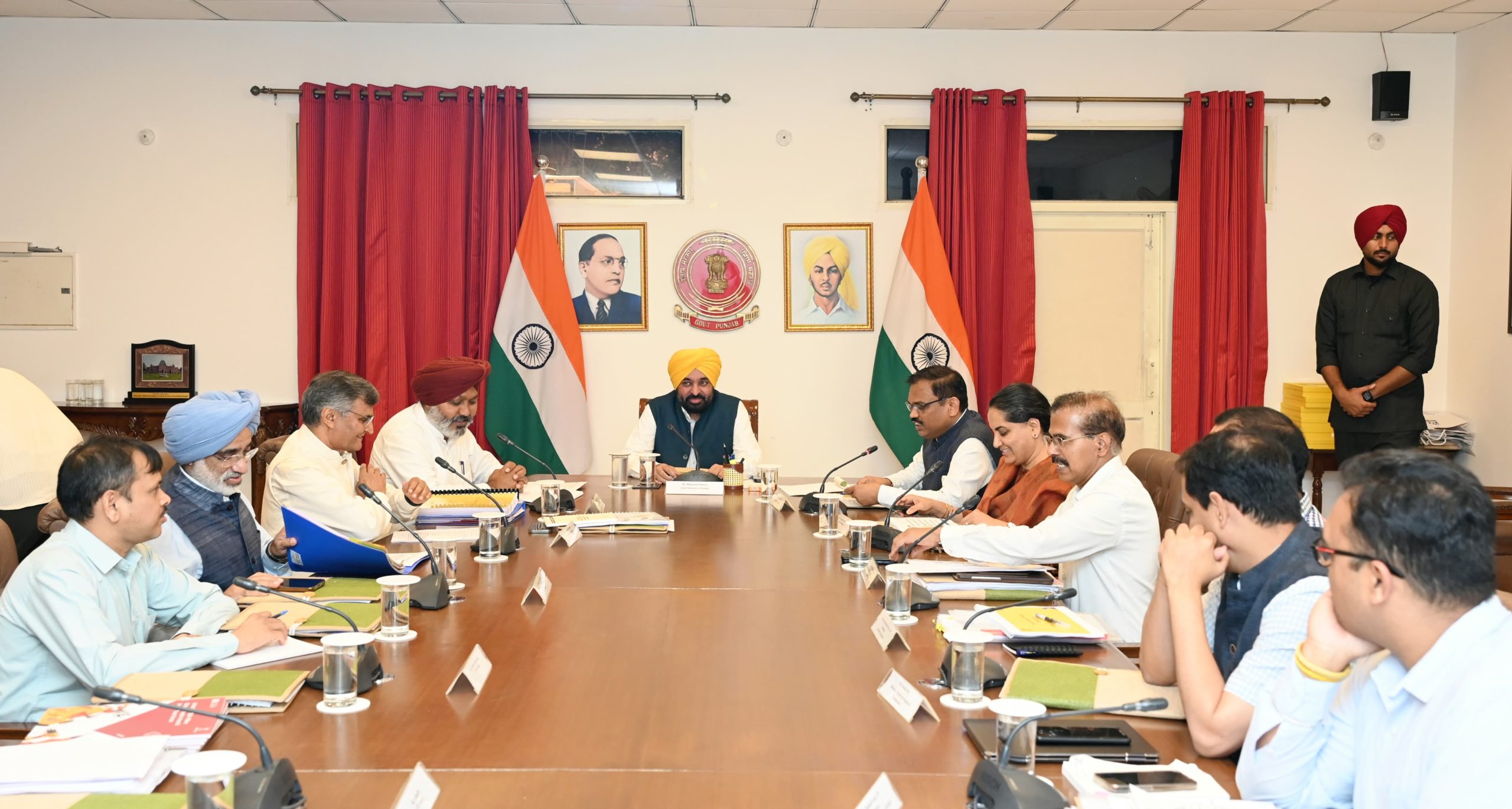 PUNJAB CM PRESENTS STRONG CASE OF STATE BEFORE HIGH LEVEL TEAM OF NITI AAYOG