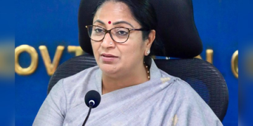 Delhi bans fuel for old vehicles from today