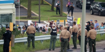 11 injured in US mass stabbing at Walmart store; suspect in custody