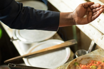 Salt warning labels on restaurant menus key to fight heart, kidney disease: The Lancet