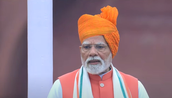 PM Modi hoists Tricolour at Red Fort, says this festival of freedom moment of pride in collective achievements