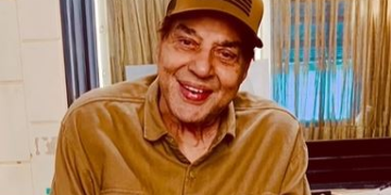 Dharmendra gets philosophical in his shayari, reflects on its deeper meaning