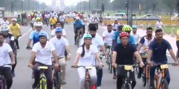 ‘Pedal towards a self-reliant India’, Mansukh Mandaviya joins ‘Fit India – Sundays on Cycle’