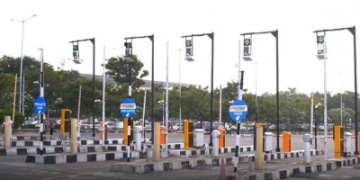 Centre launches FASTag based annual toll pass for private vehicles