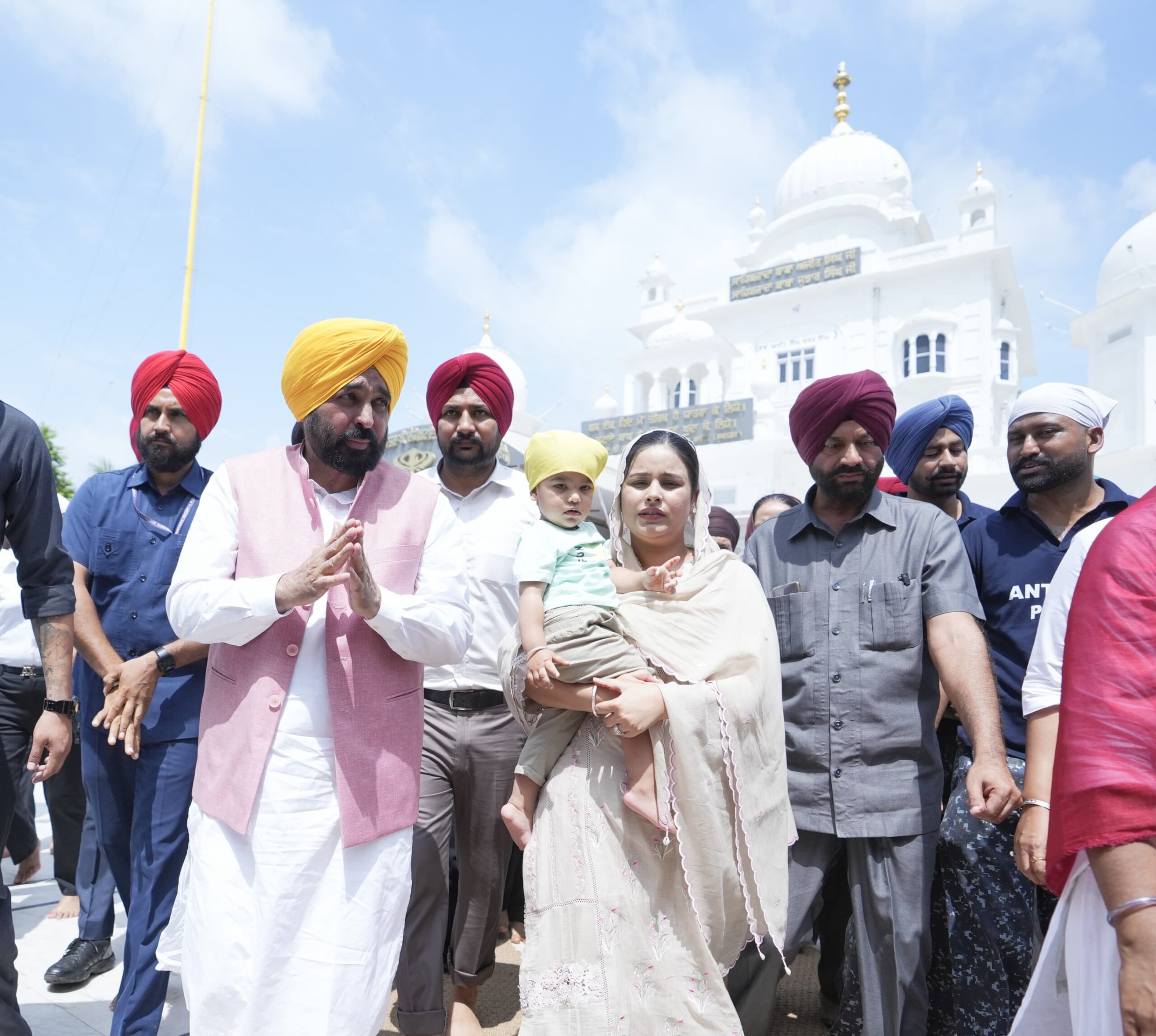 Punjab CM Pays Obeisance at Gurudwara Katalgarh Sahib