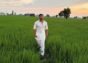 Varun Dhawan soaks in the simplicity of Punjab’s farms in latest pictures