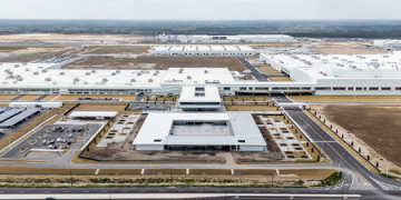 US detains some 450 workers in Hyundai-LG battery plant site raid in Georgia