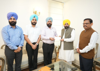PCS officers association hands over cheques worth Rs 12 lakh to CM for Chief Minister’s relief fund