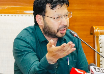 4407 SEWERMEN ROUND-THE-CLOCK RESTORING SEWERAGE NETWORKS: DR. RAVJOT SINGH