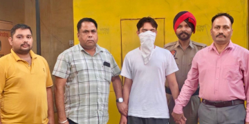 Zero tolerance against corruption : Vigilance Bureau nabs private person taking Rs 20000 bribe