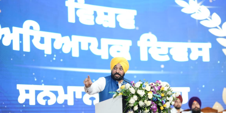 CM dedicates Baba Jeevan Singh (Bhai Jaita Ji) memorial to people