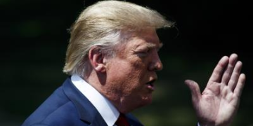Chicago braces for troop deployment as Trump threatens to invoke Insurrection Act