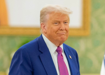 US shutdown hits air travel as deadlock continues