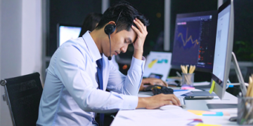 Indian professionals hesitant to make mental health conversations at work: Report