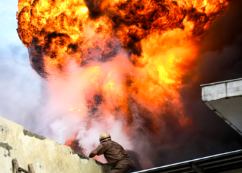Massive fire breaks out at dye factory in Bengal’s North 24 Parganas