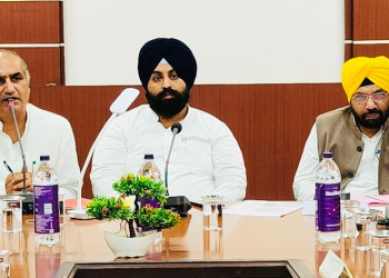 CROSS-BORDER ARMS SMUGGLING NETWORK BUSTED IN AMRITSAR; THREE HELD WITH 8 SOPHISTICATED PISTOLS