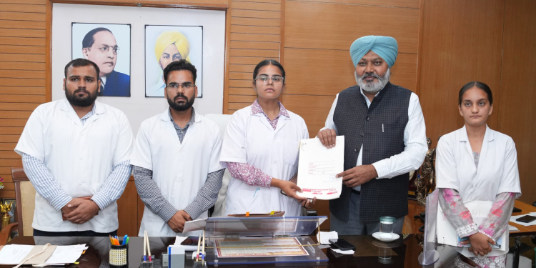 Punjab Finance Minister Harpal Singh Cheema Assures Veterinary Students Union of Swift Action on Demands