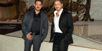 Salman Khan shares a picture with Shah Rukh Khan from their Abu Dhabi trip, picture goes viral