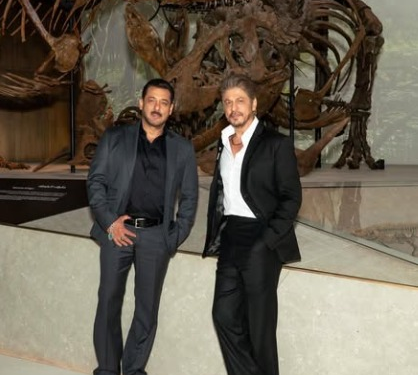Salman Khan shares a picture with Shah Rukh Khan from their Abu Dhabi trip, picture goes viral