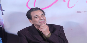 Dharmendra passes away: Amitabh Bachchan, Aamir Khan, Sanjay Dutt, Salman Khan reach crematorium