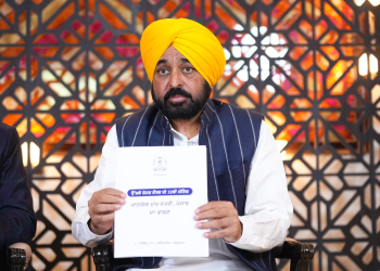 CM BHAGWANT MANN AND ARVIND KEJRIWAL JOINS SANGAT IN KIRTAN DARBAR AT SRINAGAR
