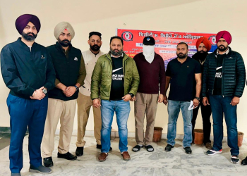 Vigilance Bureau nabs Commissioner, Municipal Corporation cum SDM Batala red handed accepting a bribe of Rs 50K