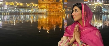 Ahead of ‘Kis Kisko Pyaar Karoon 2’ release, Parul Gulati seeks blessings at Golden Temple