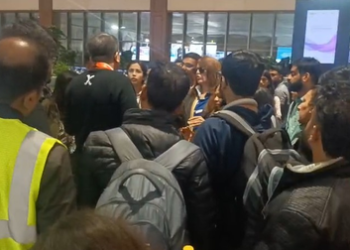 Dense fog disrupts flights across India, passengers face delays and diversions