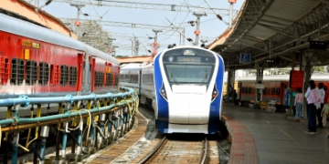 Indian Railways slapped Rs 2.8 crore fine over food complaints in last 4 years: Minister